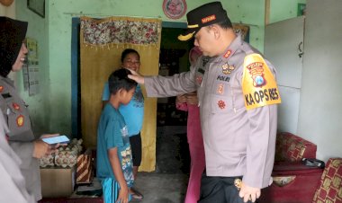 Polres-Blitar-Salurkan-Bansos-Bagi-Anak-Penderita-Atresia